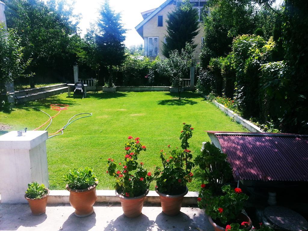 Jeelani Guest House Srīnagar Buitenkant foto